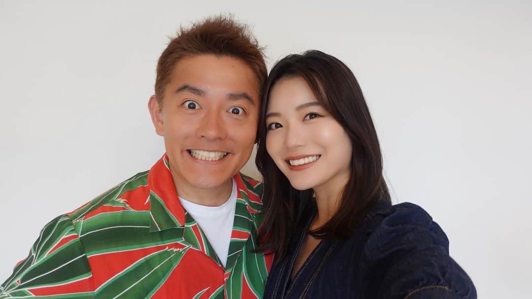 のインスタグラム：「いい夫婦の日なので(?) 結婚報告の時のもうひとパターン、 ボツになった方、公開😂❤︎ 兄夫婦、結婚記念日おめでとう🎉 本日結婚記念日のみなさんおめでとうございます🌸✨ #1122#いい夫婦の日」