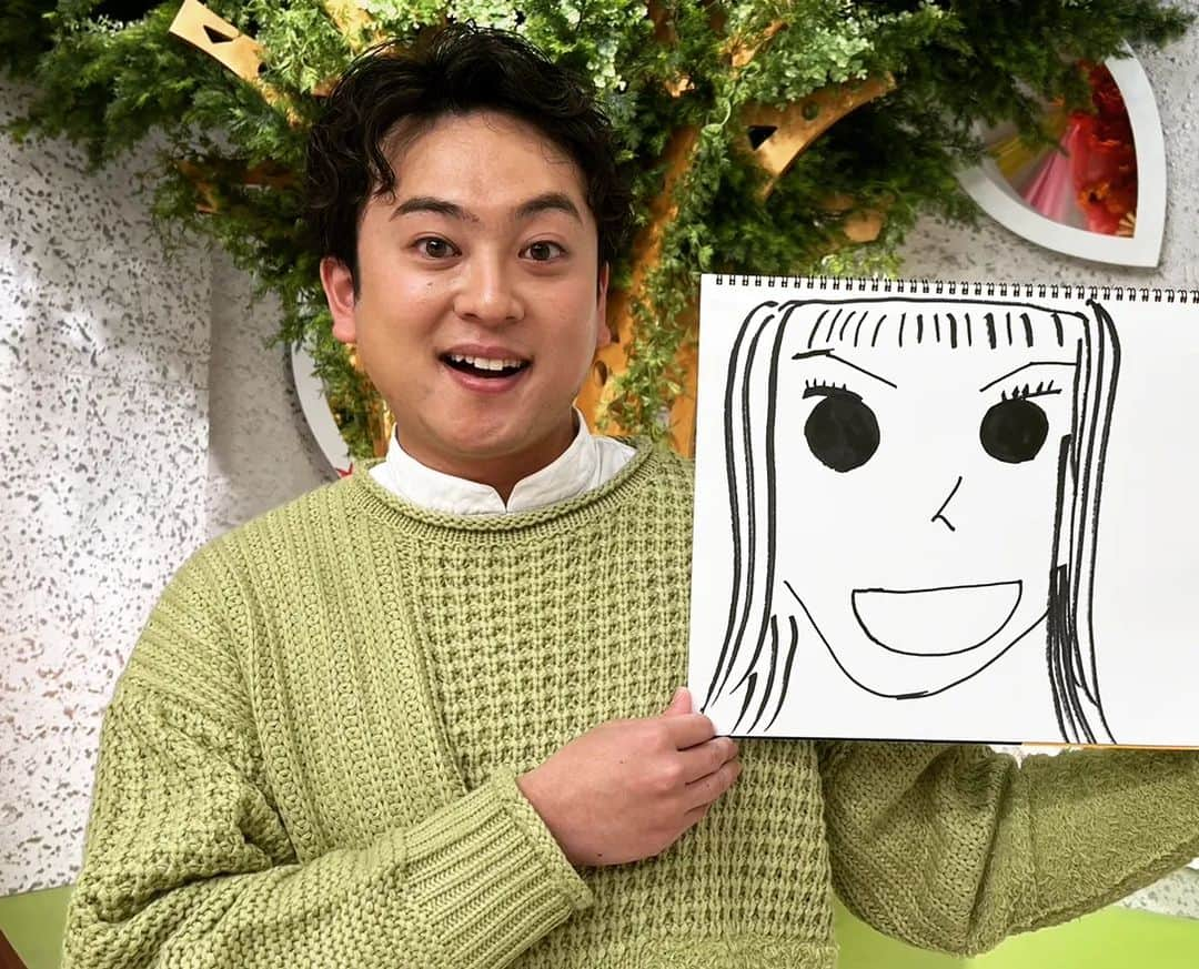 飯田嘉太のインスタグラム：「🙇🏻 番組の本当にラスト10秒でお伝えしましたが⁡ ⁡先日結婚しました💍 ・⁡ ⁡・ 社内や出演者のみんなはもちろん⁡学生時代の友人などにも⁡ ⁡ほぼ知らせていなかった突然のご報告です🙇‍♂️ ・⁡ ⁡・ ビックリさせてしまい申し訳ございませんが これからも変わらずよろしくお願いします✨ ・⁡ ⁡・ YouTubeのアフタートーク中に⁡ ⁡似顔絵を…と言われ書いたものの… 絵心無い人間が急にペンを取ると⁡ ⁡こんな似顔絵になってしまいました…🤦🏻‍♂️  #突然のご報告 #これからもよろしくお願いします #石川テレビ #アナウンサー #飯田嘉太 #相手は一般の方です #これを言いたかっただけ #aiko #お誕生日おめでとう #これも言いたかっただけ」