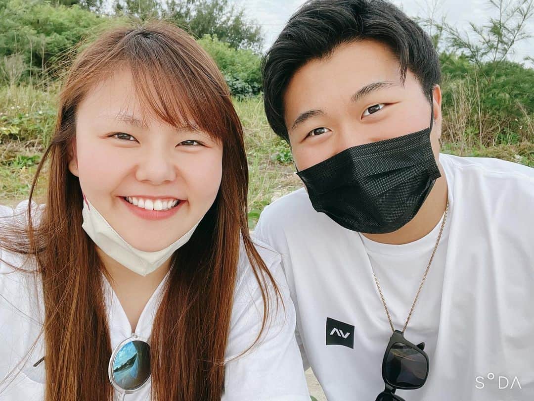 門倉凛のインスタグラム：「11.22はいい夫婦の日🥰🐥  まだ一年も経ってないのに すっごく長く一緒にいる 気がしちゃうぐらい  毎日濃い日々を過ごしてるっ.ᐟ.ᐟ.ᐟ  これからも毎日笑って 過ごしていけるように…🥹💓  宜しくお願いします👏  #門倉凛」