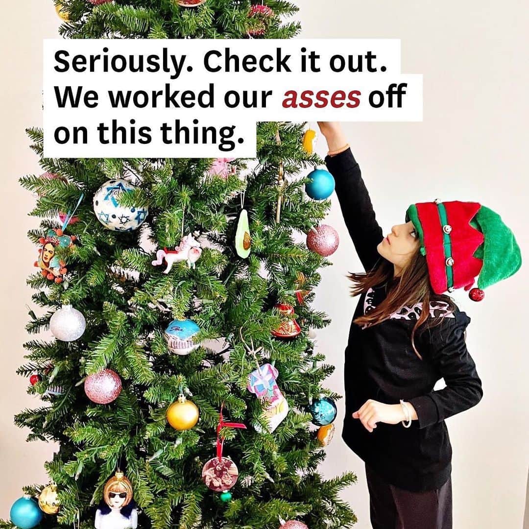 Average Parent Problemsさんのインスタグラム写真 - (Average Parent ProblemsInstagram)「It’s here! The holiday gift guide you have all been waiting for!!! If you have never seen one of my gift guides before, then you are in for a treat. We work SO HARD to make sure you can find super specific gifts for everyone you know in one place. You know, the kind of gifts that say— "OH! You've been paying attention and you really get me!" I’ve got gifts by age and gifts by interest with more categories for big kids, tweens and teens than ever before. But don’t just take my word for it, swipe to read what you guys are saying about the guide so far! Someone shared the guide on their story and called it “a public service.” I love that! It really is a labor of love and nothing makes me happier than helping you guys find perfect gifts for your family and friends. I use it for all my gifts too! If you like the guide, please give this pic a ❤️ so that it gets shared as widely as possible! The guide is at the link in my bio. Happy shopping!!!」11月23日 2時14分 - averageparentproblems