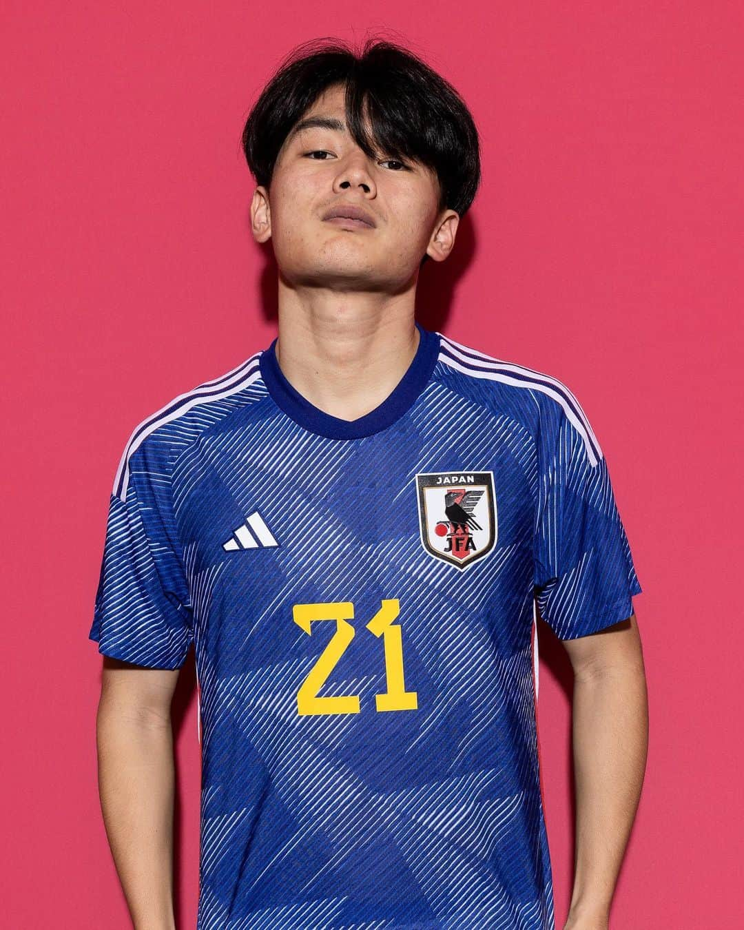 上田綺世さんのインスタグラム写真 - (上田綺世Instagram)「応援よろしくお願いします🇯🇵  @japanfootballassociation  #fifaworldcup  #qatar  #日本代表 #上田綺世 #2022 #21」11月23日 16時29分 - bee18_official