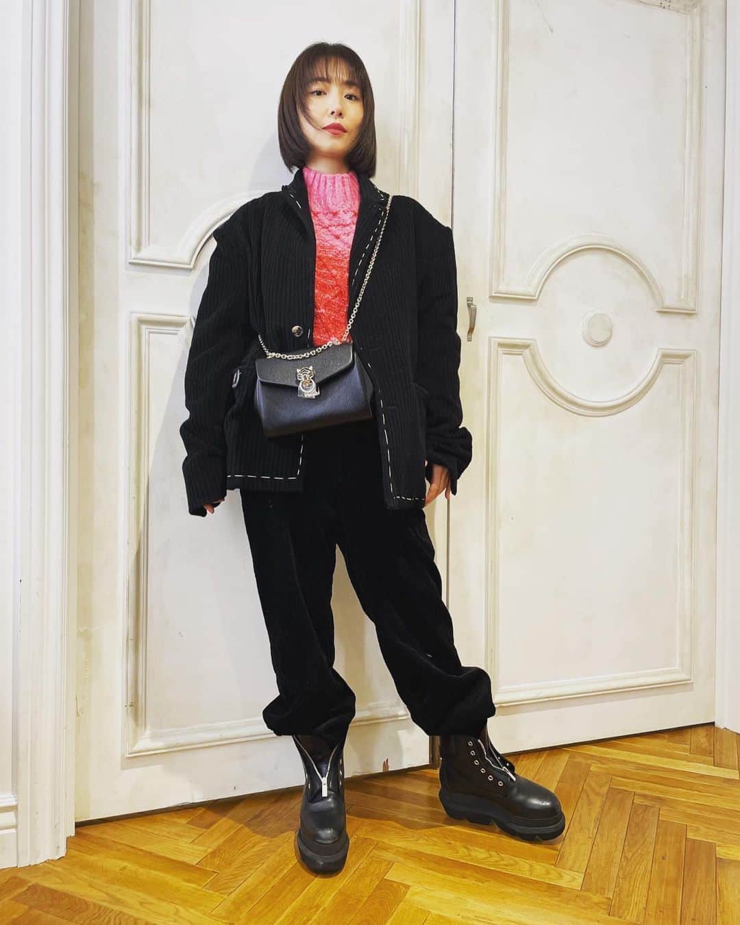 MEGUMIのインスタグラム：「Elegant and beautiful Bag💕👜🌙⚡️  #PanthèreDeCartier @Cartier」
