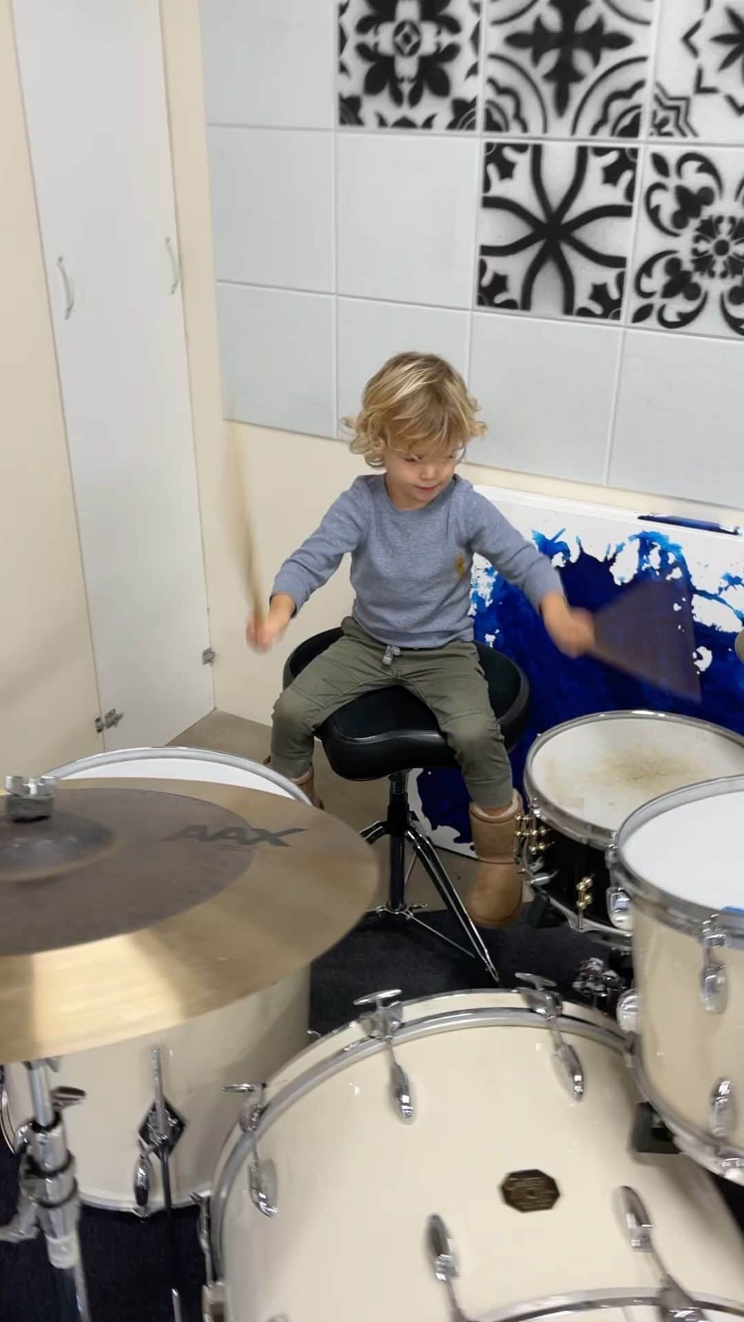 ブランドン・ジェンナーのインスタグラム：「Sorry @drumbyrd I’ve got a new drummer for tomorrow night 😆🙌🏼」