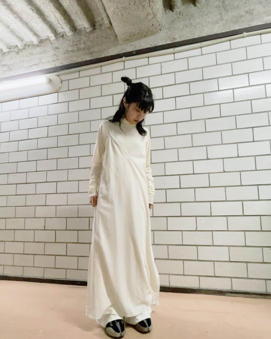 ちゃんMARIのインスタグラム：「今回のツアーの衣装は @_iki.official_ で購入しました。お店の店員さんに、着たら写真載せますね〜なんて言ってすっかり忘れてた。笑 インナーもアンビデックス。どれだけ好きなん。 #文化再考」