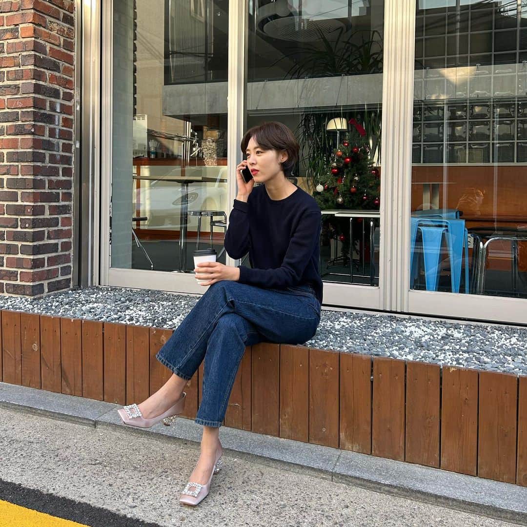 イ・ヨニのインスタグラム：「오늘 예쁘다고 찍어준 으니! 오늘은 기분이 좋은날🥰 💓💓💓」
