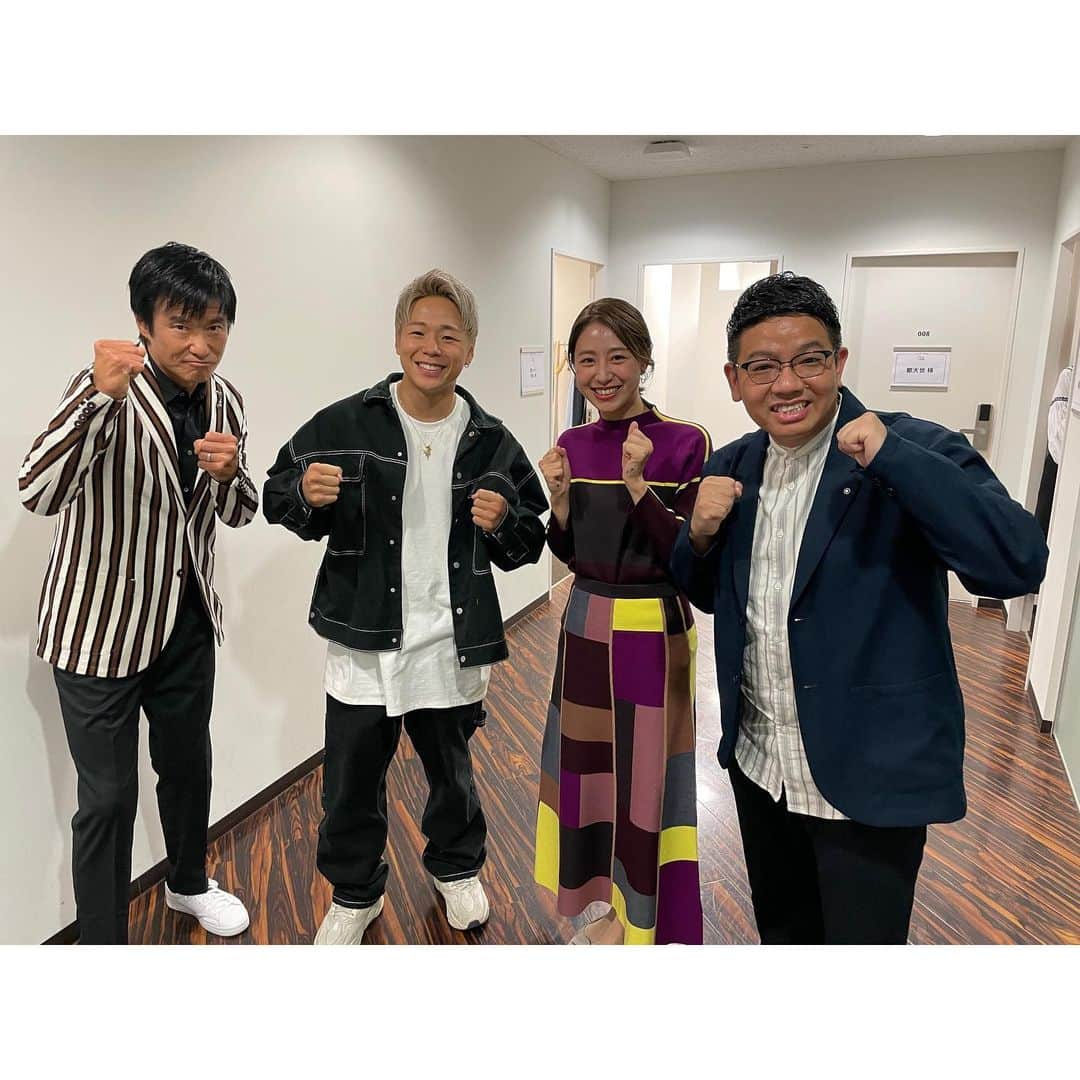 林美沙希さんのインスタグラム写真 - (林美沙希Instagram)「. ABEMAのワールドカップ番組⚽️ 豪華な方達と サウジアラビアが格上のアルゼンチン相手に勝利する瞬間をお届けしました！ 日本もやってくれると信じています🇯🇵 全力で応援しましょう！！ . 今日も#abema ではドイツ戦を生中継しますのでご覧ください☺️ 私も今日は大人しく観戦します！！  #abema #fifa #ワールドカップ #カタール #サッカー #日本代表 #中山雅史 さん#武尊 さん#ミキ #昴生 さん#熱い皆様」11月23日 17時30分 - misaki0hayashi