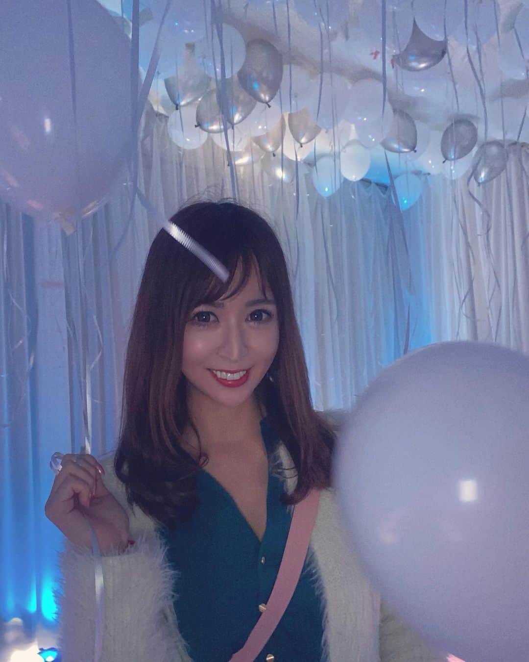 奥村美香のインスタグラム：「スーパーGTで有名なPACIFIC RACING TEAMのドライバー 木村武史氏が代表を務める 「株式会社CARGUY」が主催するスーパーカーイベント「CARGUY Night」 にモデルとして参加しました🥺💗 楽しかったです✨  #PACIFIC #PacificFairies #GT#モデル」
