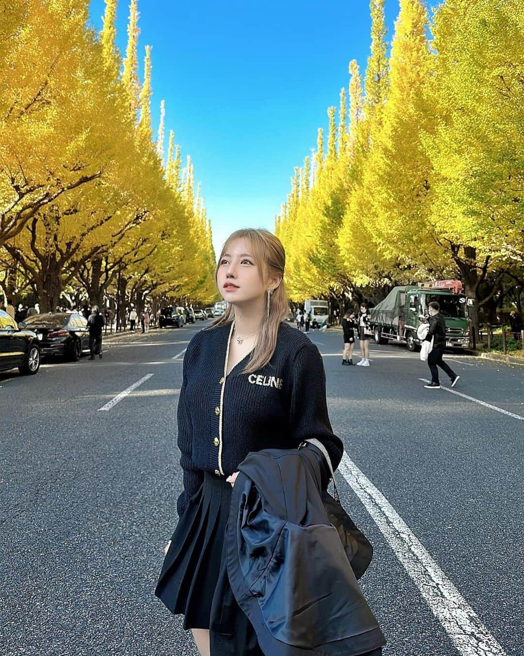 ヴァネッサ・パンさんのインスタグラム写真 - (ヴァネッサ・パンInstagram)「悪役令嬢の11月だった☁️🍂 Celine以外全部 @shein_japan   - - - ･*:.｡. .｡.:*･゜- - -  【商品ID】simple retro series Flower pink dress：11675718 Blue dress ：11195530 Ivory dress：9897751  上記クーポンで全部20%off！ 【SGFPan】→良かったら使ってね🍁  #SHEINgoodfinds #SHEINblackfriday #SHEINforall #ad  SHEIN Black Friday Sale is kicking off! #夕日#celine #シーインクーポン #sheinクーポン」11月23日 14時48分 - kazuminoomi