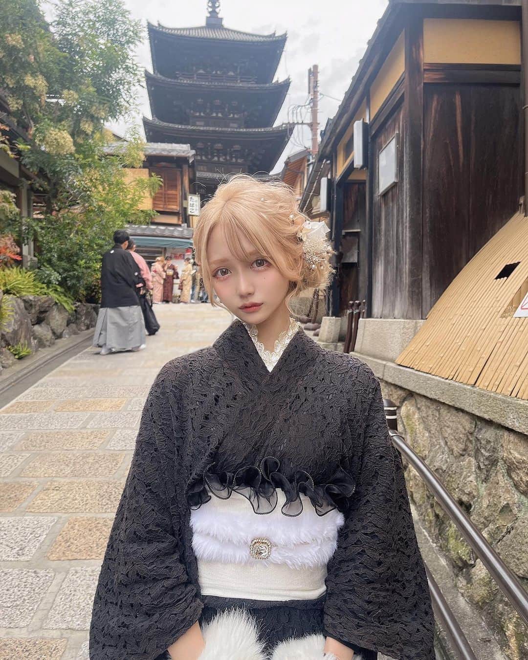 なかにしりあんのインスタグラム：「京都で着物着た〜🥺🍁 ・ ・ ・ #京都 #紅葉 #着物 #着物ヘア  #着物レンタル」