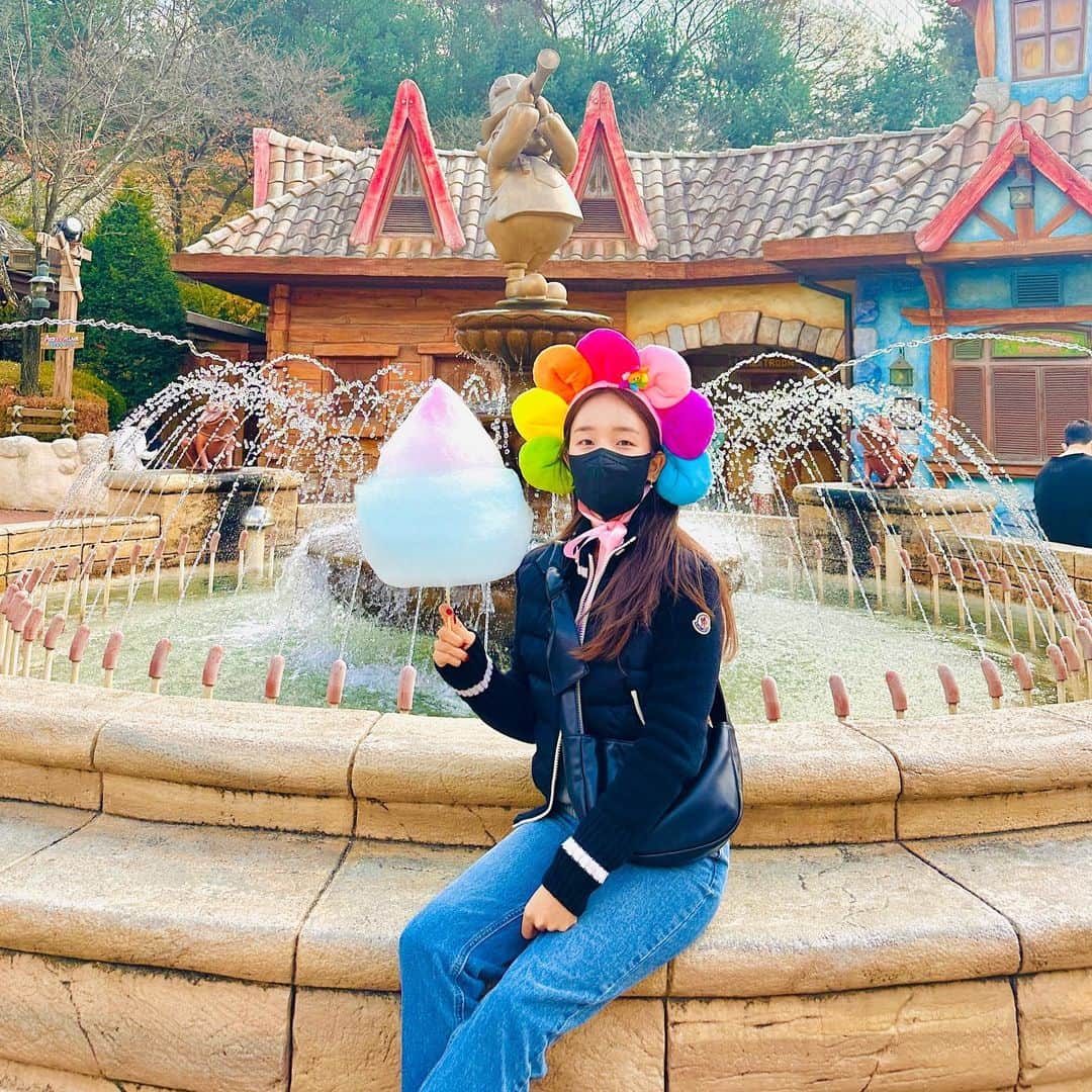 ペク・アヨンのインスタグラム：「11월😉 레고랜드에서 소득없이 끝난 게임을  에버랜드에서 성공🤭 하지만 넌 너무 무거웠어..🥲」