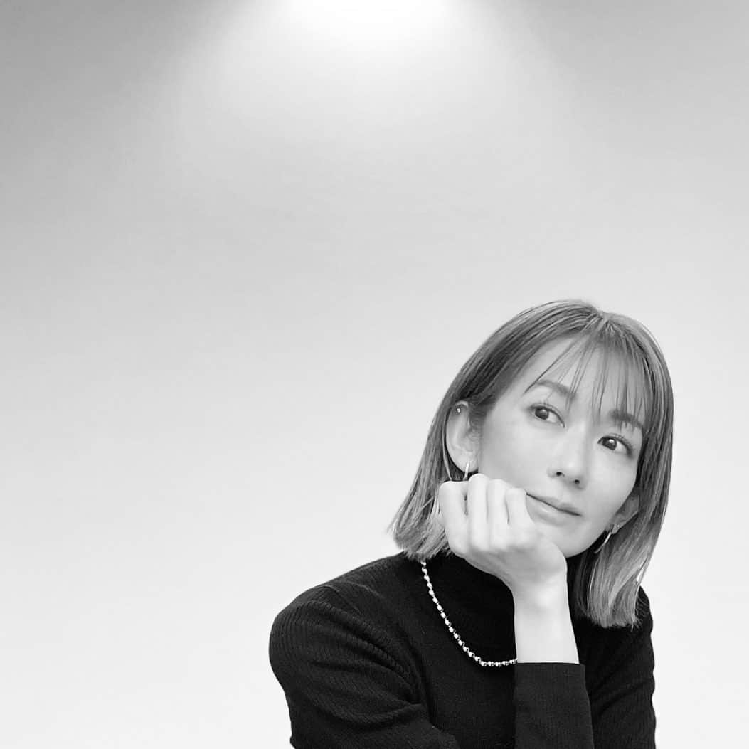 大河内奈々子のインスタグラム：「・ ・ フィガロジャポンの 豊かに働き暮らす女性を応援す取り組み「Business with Attitude」と アメリカン・エキスプレスが地域の女性ショップオーナーをサポートする 「Rise with ShopSmall」 とのTU企画の 無料のオンラインイベントに出演します。  素敵な方々とお話しする70分。 ぜひ　ご視聴くださいね。  ストーリーにリンクを貼りましたので　 そちらから　お申し込みください。  12/5(mon) 19:00〜」