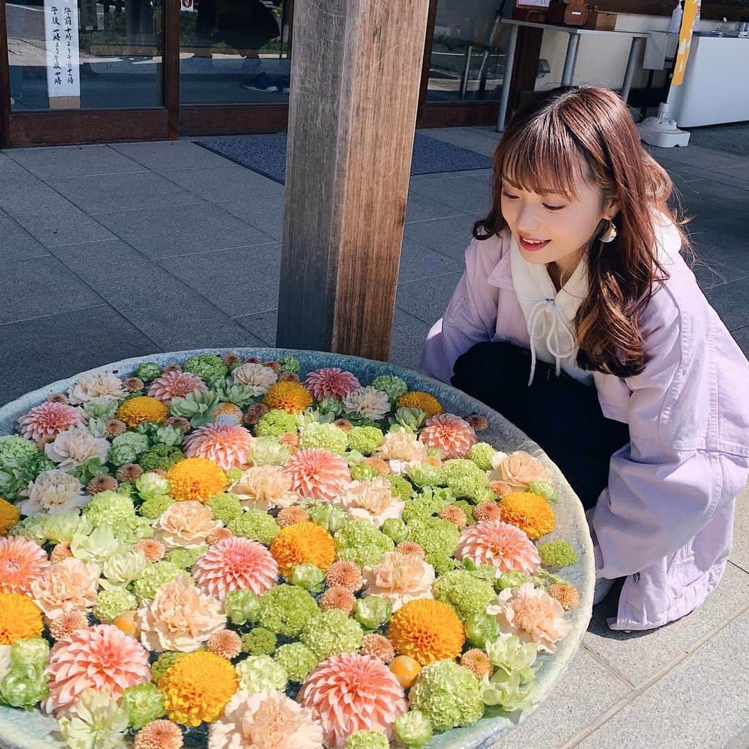 藤綾乃のインスタグラム：「ㅤㅤㅤㅤㅤㅤㅤㅤㅤㅤㅤㅤㅤㅤㅤㅤ  いろんな花と触れ合った日ㅤㅤㅤㅤㅤㅤㅤㅤㅤㅤㅤㅤㅤ🌸🌼  季節感真逆すぎるし髪型も今と全然違うけど、 ちゃんと投稿してくよ✌️いぇい  #日本 #花 #春 #flower #spring #japan  .」