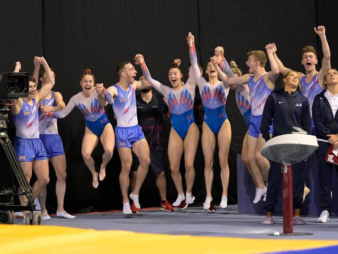 ブライオニー・ペイジのインスタグラム：「🌟 World Championships 2022 🌟  🥇 World All-around Team CHAMPIONS 🥈 Individual Trampoline Silver 🥈Women’s Trampoline Team Silver Medallists 👯‍♀️ Women’s Synchro Finalists  I’m so overwhelmed by this year’s World Championship achievements, but even more so, I am overjoyed to be returning home with incredible memories from a very rewarding and beyond gratifying competition experience alongside the most amazing groups of people. I have had such a wonderful time with my team 🇬🇧 across all disciplines (I miss you all and your positive vibes already) and all my international friends and want to thank you all for making this experience one to treasure forever. It is an absolute pleasure being part of this team and this sport ♥️  I came into this competition as reigning World Champion, and although I do not go home with that accolade, I feel I have gained so much more than I ever imagined from this competition.   I feel so grateful to have had the opportunity to represent my country and my team in all finals for the competitions I entered: individual, synchro with @izzy.songhurst , women’s trampoline team with Izzy and @louisebrownsey and be the representative for womens synchro alongside Izzy and the individual womens trampoline for the Big Team Final. 6 days of trampolining,  4 days of comp, 4 events, 9 routines, 8 rounds, 4 finals, 3 medals and many memories later we move forwards onto the next phase of training and next years’s OLYMPIC Qualifying competitions.  Thank you to my team who has helped me get to this point! : the coaches and support team at @britishgymnasticsofficial / @eis2win @lilleshallnationalsportscentre @alanphysio @olga_trampoline @bri_1_uk @paulgreaves01 @sheffieldptc @matt_thommo @edlyonssportsvision @quatrogymnastics @shuupe @backactivechiropractic @garethllrhys @pulseroll @theturmericco and of course my friends, teammates, family and supporters!」