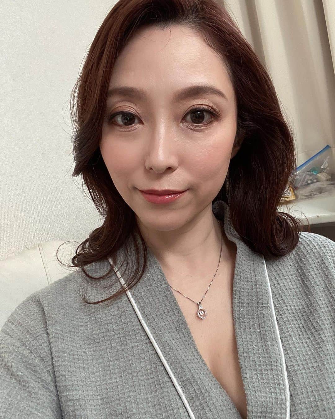 のインスタグラム：「昨日の撮影合間 #白木優子 #熟女 #アラフィフ」
