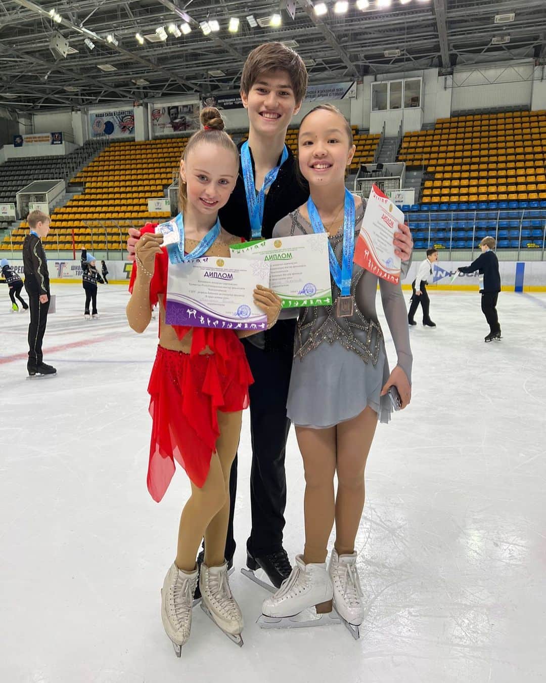 デニス・テンのインスタグラム：「Академия Дениса Тен   Призеры Чемпионата Казахстана по фигурному катанию среди молодежи  🥇Джиренбаев Диас (МС) 🥉Богдана Рахишова (МС) 🥈Екатерина Балюба (КМС)  #академияДенисаТен」