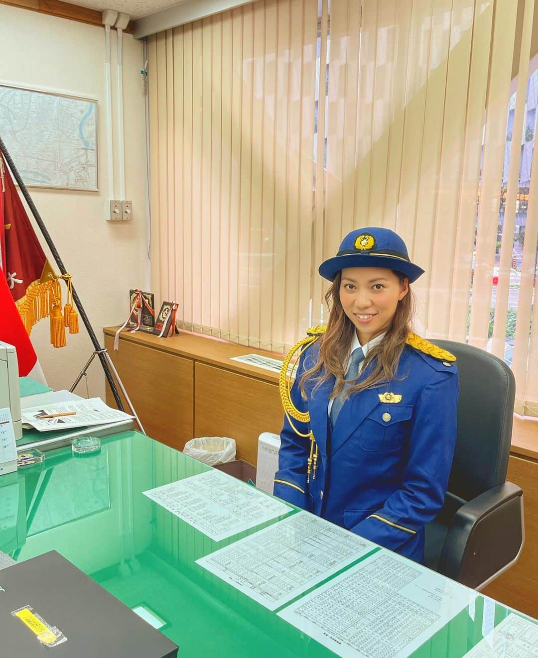 飯端美樹さんのインスタグラム写真 - (飯端美樹Instagram)「曽根崎警察署一日署長👮🏽‍♀️ 無事に任務を終えることができました！  特殊詐欺の被害などが多発している事を改めて知り、私自身も凄く勉強になる時間となりました。 人出が増える年末年始に向け、皆さんも交通安全や防犯意識をより一層高めて頂ければと思います！  このような機会を与えて下さった曽根崎警察署の皆様、本当にありがとうございました！」11月24日 12時02分 - mikiiibata77