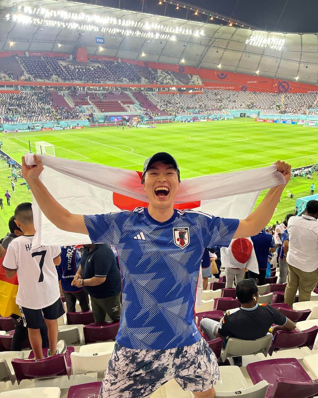 りゅートリックスさんのインスタグラム写真 - (りゅートリックスInstagram)「What a game!!!! Japan beat the notorious Germany🇯🇵😭 that was one of the biggest upsets in Worldcup history and so happy to see it in live😭😭❤️ ・ ・ 日本代表ワールドカップ史に残る歴史的勝利！！！ この試合を生で見れて本当に感激でした。発狂しすぎて顔やばいのはごめんなさいww残り2試合も現地観戦レポしていきたいと思います！ ・ ・ #worldcup  #worldcup2022 #qatar2022 worldcup#日本代表 #カタール #ワールドカップ #w杯」11月24日 6時36分 - ryutricks