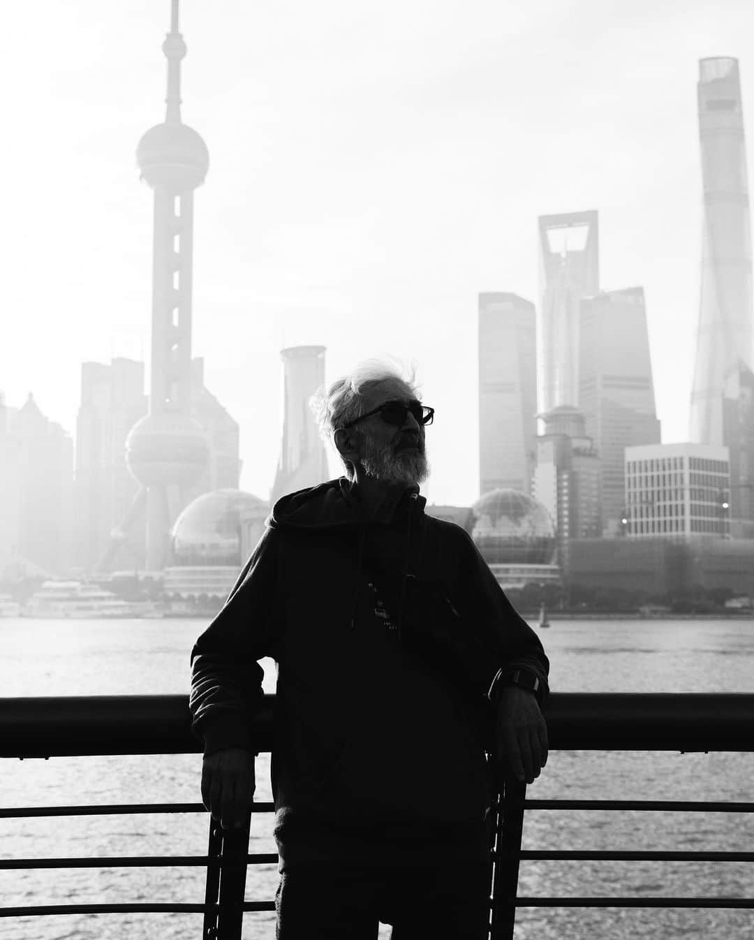 trashのインスタグラム：「My father passed away two weeks ago on Nov 10th. He was the realest and kindest man on the planet and I’m so thankful for the life he and my mother built for my brothers and me. He had an amazing soul that loved to help people and animals. I got to see so much of the world with him and I’ll forever carry those experiences with me. You were the best teacher and father we could have. Miss you.   Seni seviyorum ve seni özlüyorum. Huzur içinde yatsın, baba. Her zaman kalbimdesin ve umarım seni gururlandırırım. Geçirdiğimiz zamanı ve gezdiğimiz yerleri asla unutmayacağım. Her şey için çok teşekkür ederim.」