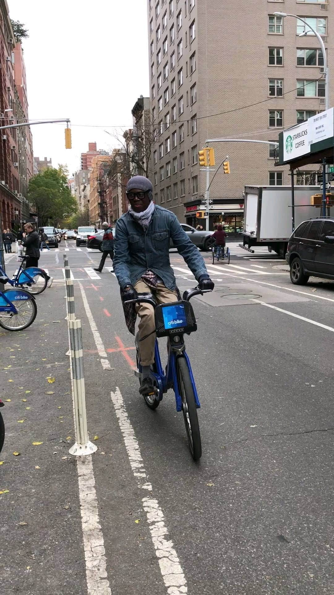 J・アレキサンダーのインスタグラム：「GoodMorning, Afternoon, and Evening, friends and fans just 5 seconds bicycling towards #Thanksgiving 🦃  #missj #missjay #missjalexander #runway #catwalk #antm #topmodel #bicycle #bike #citibike #thanksgiving #thankful #fashion #jrunway #jayrunway #jaywalking」