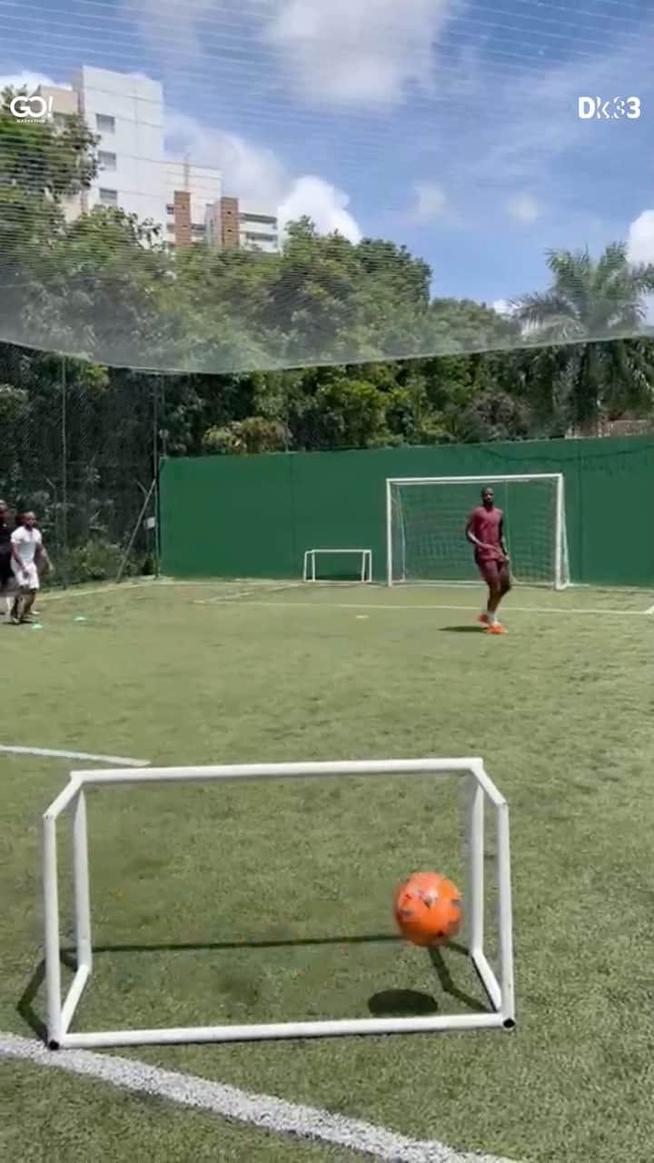 ダンクレーのインスタグラム：「A gratidão faz parte do caminho da fé. Agradeça mesmo antes da vitória, porque Deus nunca nos abandona. DK3️⃣3️⃣」
