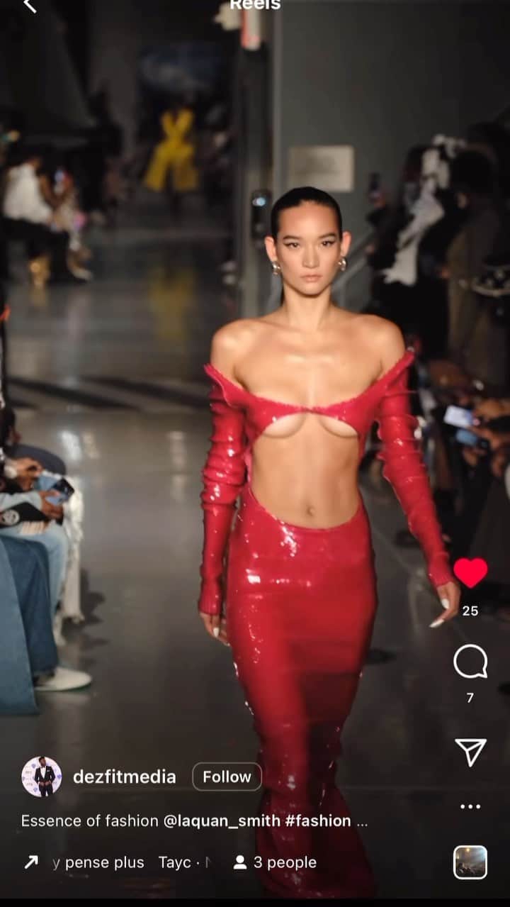 のインスタグラム：「Walk that walk to talk that talk ❤️‍🔥💃🏻」