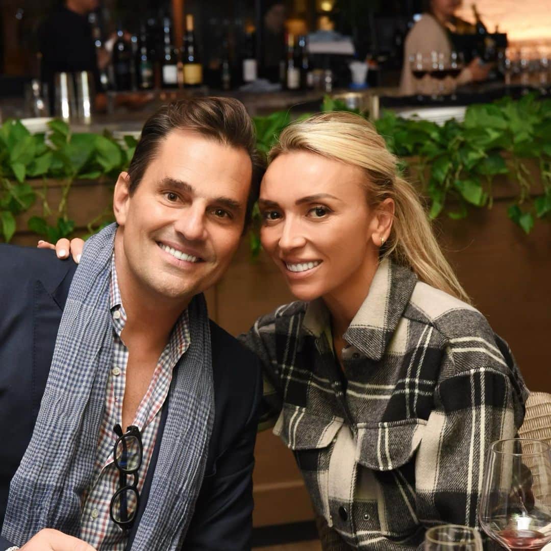 ビル・ランシックのインスタグラム：「Thank you again to @united MileagePlus Visa Cardmembers for attending  the one-of-a-kind dining events Bill and I were so happy to host at our Washington DC and Chicago @rpmitalian and Austin @abarestaurant restaurants. From pasta demonstrations to kitchen tours and great convo over delicious food and drinks, these events were SO much fun! Taking part in these experiences is one of the many benefits of being a cardmember. If you were there, be sure to share your experiences using  #unitedcardevents and @united and continue checking out exclusives.mileageplus.com for new event listings, exclusive only to cardmembers! It was so great to meet you all…Happy Thanksgiving 🦃🍁」