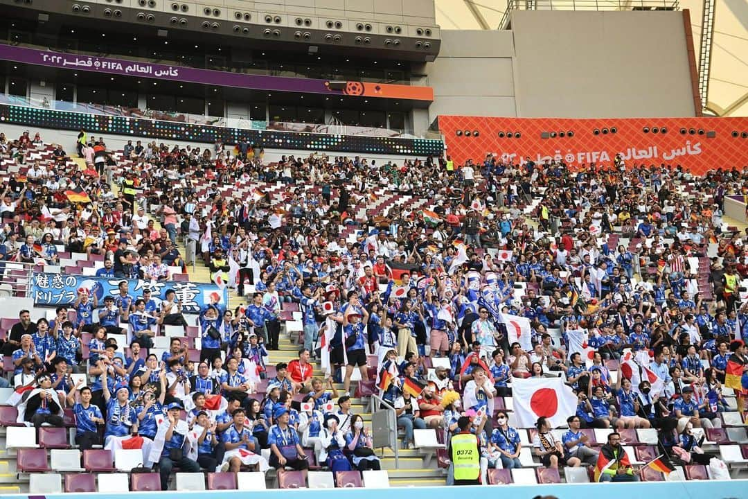 田中碧さんのインスタグラム写真 - (田中碧Instagram)「🇯🇵  This is what we mean. The power of football.  もっと上手くなりたい。  #fifaworldcup  #samuraiblue  #🇯🇵 #17 #田中碧」11月24日 19時56分 - tnk_0910