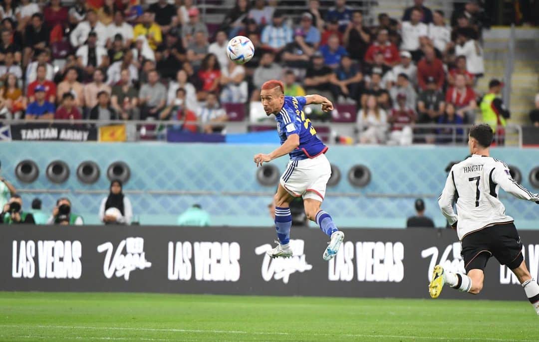 長友佑都のインスタグラム：「諦めない心に夢宿る。 @japanfootballassociation  #fifaworldcup2022  #新しい景色を見に行く」
