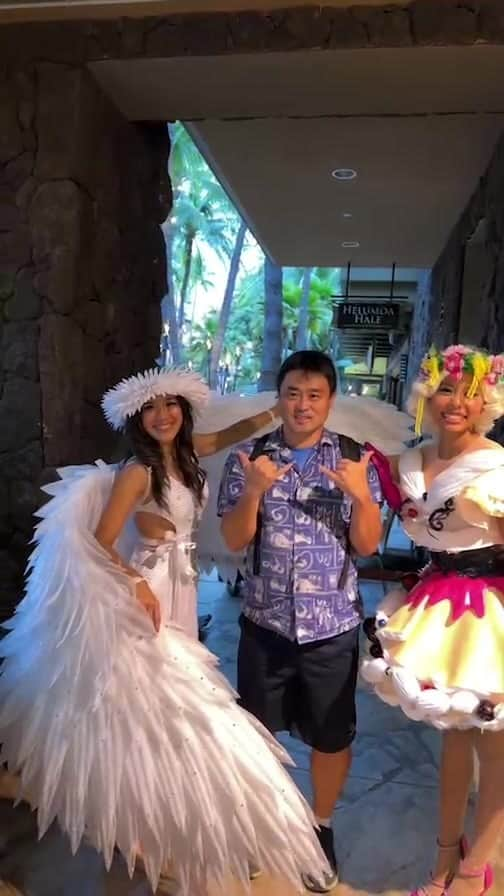 kawaiihawaiitourのインスタグラム：「ハワイのロイヤルハワイアンショッピングセンターの点灯式！  #ハワイ　#hawaii  #ハワイツアー #ハワイ旅行 #ファインダー越しの私の世界 #カカアコ  #天国の海 #ハワイウェディング #ハワイクリスマス　#ハワイツアー #ハレイワ　#ハワイハネムーン #ハワイチャーターツアー  #ハワイ旅行 #インスタ映え　#カイルア #ハレイワ 　#ハワイ挙式 #ハワイ好きな人と繋がりたい #ハワイコロナ　#ロイヤルハワイアンセンター  #ハワイウェディング #pinkpillbox #ハワイフォトツアー #アウラニディズニー　   #カイルアビーチ #ラニカイビーチ　#pillbox #ハワイ好きな人と仲良くなりたい #ハワイ観光　#ハワイ旅行 #ハワイ大好き #ピンクピルボックス #ピルボックス」