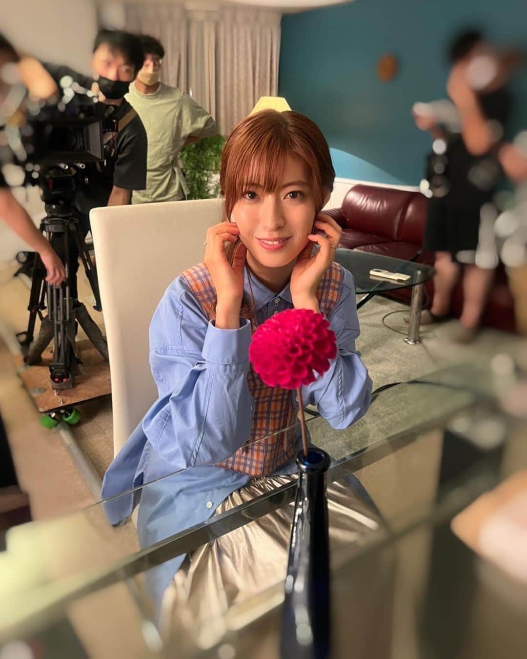 瀧本美織のインスタグラム：「5話からオフショット👼🏻   @sister_ytvdrama   #Sisterドラマ  #沙帆」