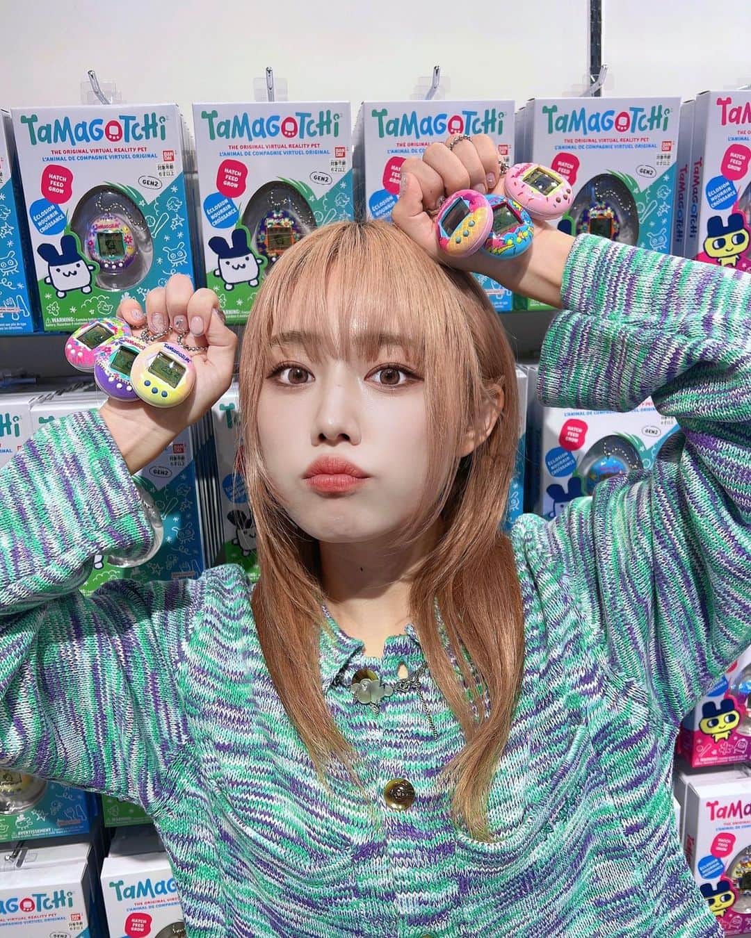 廣田あいか のインスタグラム：「ㅤㅤㅤㅤㅤㅤㅤㅤㅤㅤㅤㅤㅤ ㅤㅤㅤㅤㅤㅤㅤㅤㅤㅤㅤㅤㅤ かわいいㅤㅤㅤㅤㅤㅤㅤㅤㅤㅤすぎるㅤㅤㅤㅤㅤㅤㅤㅤㅤㅤㅤㅤㅤ … 昨日発売で即完しちゃったㅤㅤㅤㅤㅤㅤㅤㅤㅤㅤㅤㅤㅤ たまごっち！！！🐣🤍 pop up いってきたよ ㅤㅤㅤㅤㅤㅤㅤㅤㅤㅤㅤㅤㅤ WEGOで一月にまた入荷するらしㅤㅤㅤㅤㅤㅤㅤㅤㅤㅤㅤㅤㅤ あいもゲットしたからおそろしよ✊🏻🫧 ㅤㅤㅤㅤㅤㅤㅤㅤㅤㅤㅤㅤㅤ p.s.まめっちとダンスセッションした ㅤㅤㅤㅤㅤㅤㅤㅤㅤㅤㅤㅤ ㅤㅤㅤㅤㅤㅤㅤㅤ#たまごっち日本上陸 #たまごっちコーデ #wego原宿竹下通り #たまごっち #tamagotchi #tamagotchiremix」