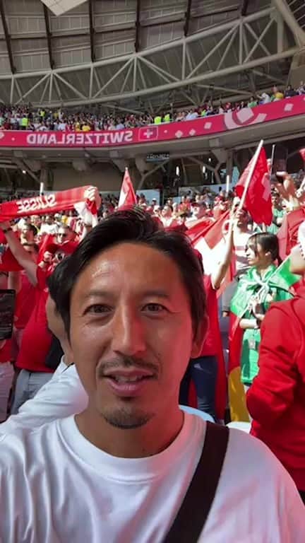 橋本英郎のインスタグラム：「【カメルーン対スイス戦】 席がゴール裏！！！」
