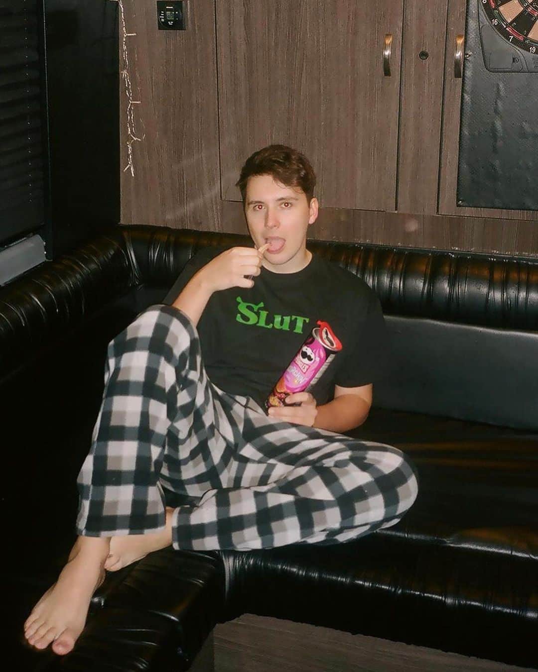 ダニエル・ハウウェルのインスタグラム：「DOOMED ON FILM CHAPTER 2!  CAN’T BELIEVE WORLD TOUR IS HALF WAY ALREADY I’M REALLY OUT HERE EXISTING I CAN’T WAIT TO SEE THE REST OF YOU」
