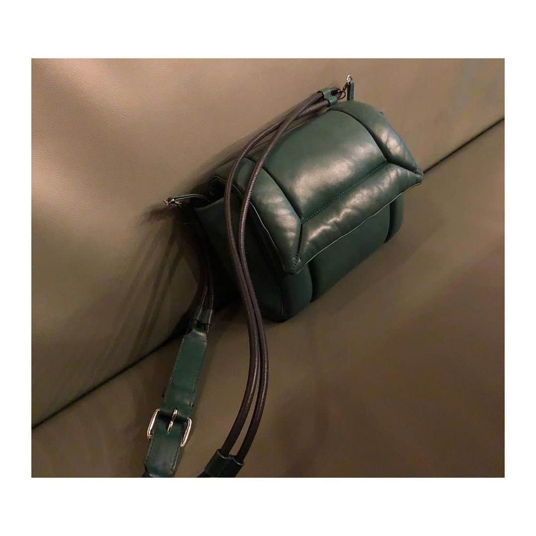 ジュリアン デイヴィッドさんのインスタグラム写真 - (ジュリアン デイヴィッドInstagram)「still love The Pillow Bag」11月25日 6時24分 - davidjulien