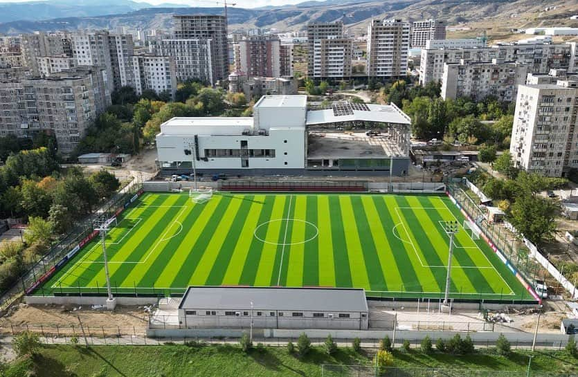 レバン・コビアシビリのインスタグラム：「🇬🇪⚽️ დიდ დიღომში ახალი საფეხბურთო ცენტრი 😍 GFF New Football Center @georgiagff」