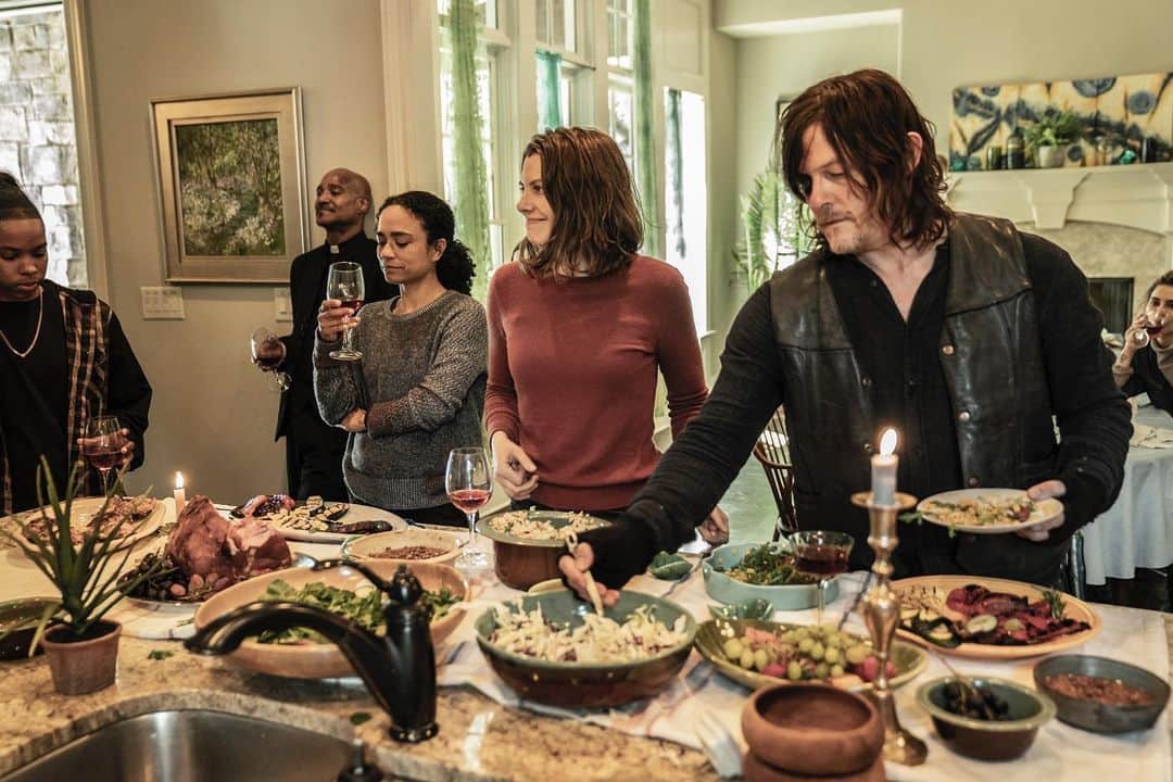 The Walking Deadさんのインスタグラム写真 - (The Walking DeadInstagram)「Happy Thanksgiving everyone! We hope you all have an amazing day!  #TWD #WalkingDead #TheWalkingDead #Thanksgiving  📸: @filmstring」11月25日 1時56分 - thewalkingdeadamc