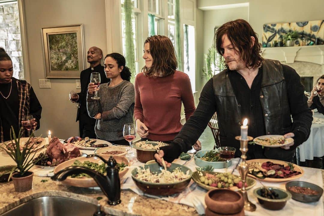 The Walking Deadのインスタグラム：「Happy Thanksgiving everyone! We hope you all have an amazing day!  #TWD #WalkingDead #TheWalkingDead #Thanksgiving  📸: @filmstring」