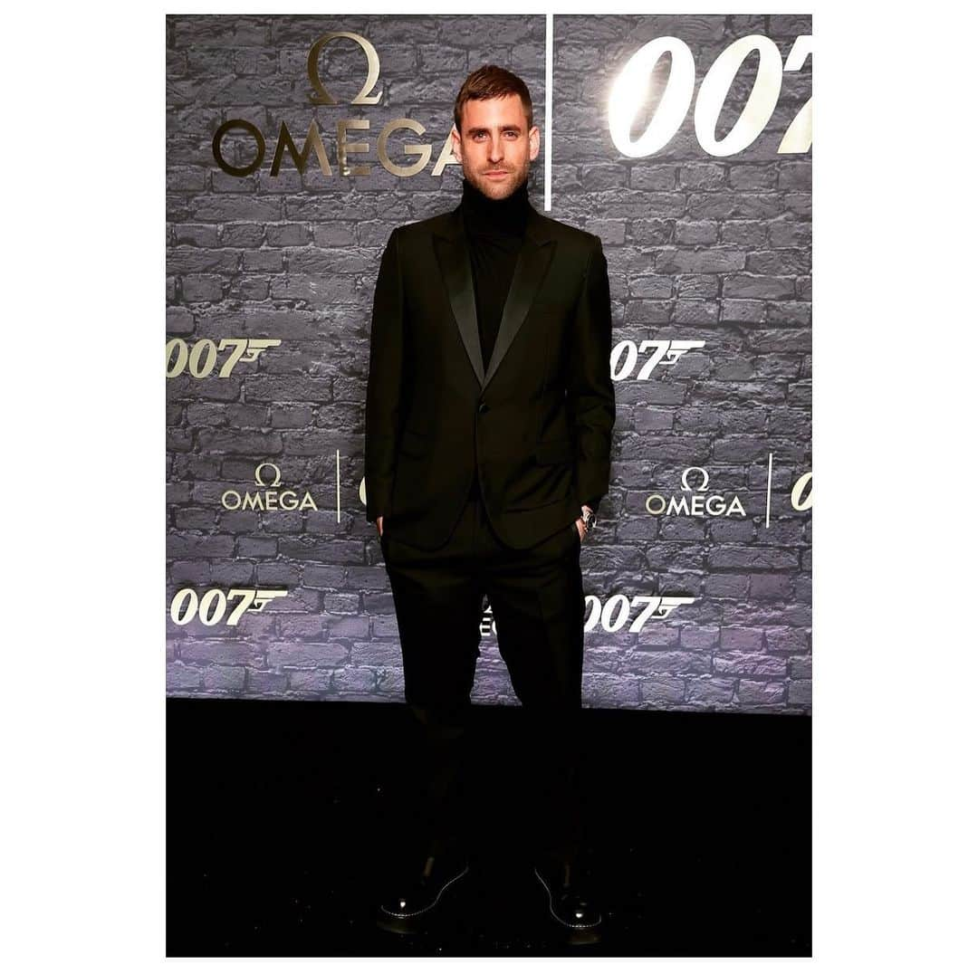 オリヴァー・ジャクソン＝コーエンのインスタグラム：「Thank you @omega for an incredible night celebrating the 60th anniversary of Bond #BondWatch 🍸  @dior  @luke_jefferson_day  @emanuelemc」