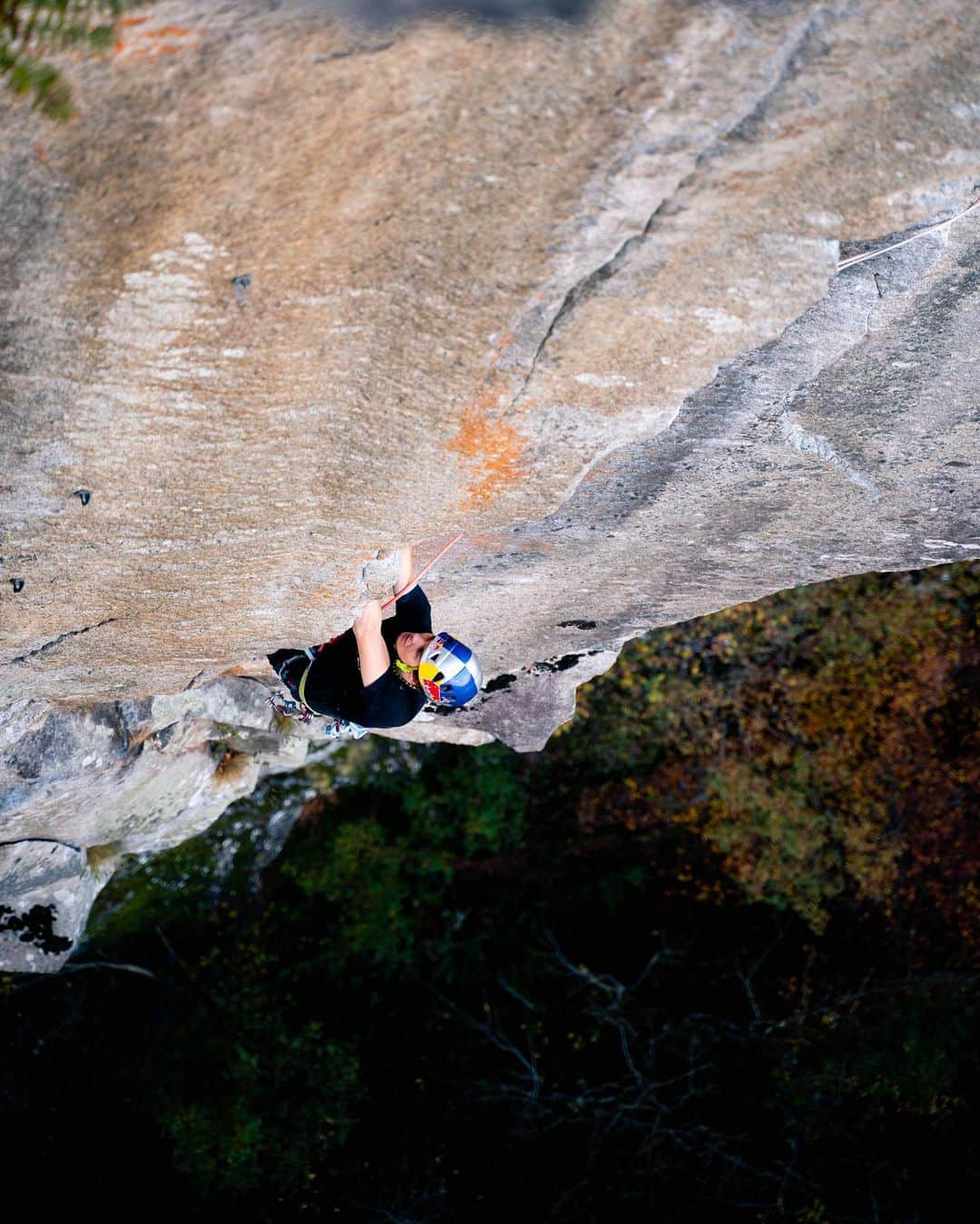 ドメン・スコフィッチさんのインスタグラム写真 - (ドメン・スコフィッチInstagram)「High above the🇨🇭ground 🧗🏻‍♂️ with @kruderjernej experiencing my first glimpse of trad climbing 😄  Photos taken by @climbimarco a month ago on a majestic granite wall in Val Bavona 🙏🏻 . @redbull #givesyouwings @redbullsi @climbholds @pazi.to @postanivojak @climbing_ranch」11月25日 4時11分 - domen_skofic