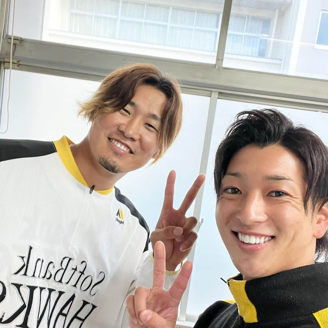 古澤勝吾さんのインスタグラム写真 - (古澤勝吾Instagram)「ベースボールキッズin山口⚾️  選手の皆さんお疲れ様でした！ 子供たちもめっちゃ楽しそうでした😆  3枚目たかしの顔よ笑笑  最後の動画は誰の打ち方のモノマネでしょ〜？笑  #ベースボールキッズ2022 #福岡ソフトバンクホークス #和田毅 #海野隆司  #大関友久  #杉山一樹 #水谷瞬」11月25日 10時29分 - ami___go0905