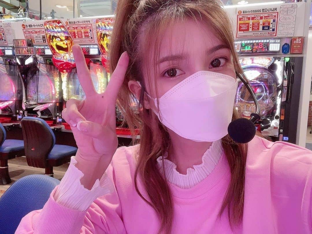 小田あさ美のインスタグラム：「今日は朝から実践収録。  #コードギアス #ルルーシュ #我に従え #パチンコ #うたぱちスタジオ #大宮 #タレント #そろそろ #マスク外したい」