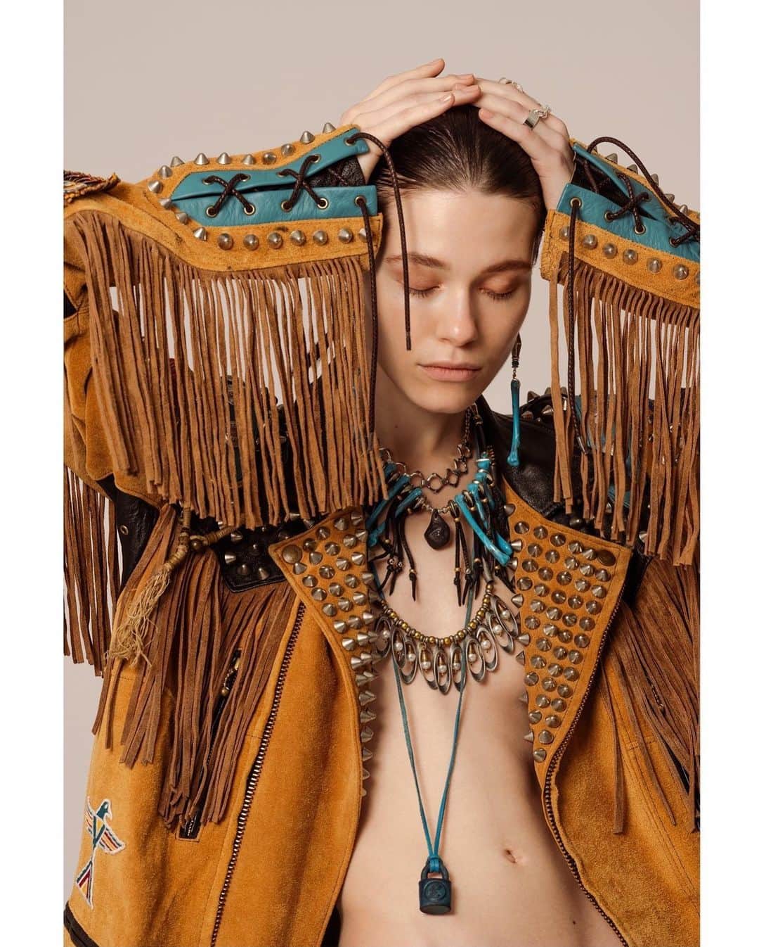 ブラックミーンズのインスタグラム：「GARA 2023 Spring Collection _ @gara_official  clothing @blackmeans_official   PHOTOGRAPHER: Izumi Kurahayashi STYLIST: Naoki Yamada HAIR & MAKE: Takae Kamikawa ART DIRECTOR: Yusuke Sugimori (apart-apart inc) ASSISTANT: Norie Kondo (apart-apart inc)  MODELS: OKSANA (TOKYO REBELS,inc)  #gara #accessory #fashion #collection #2023spring」