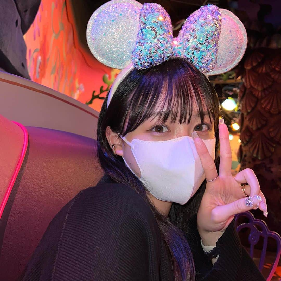 のインスタグラム：「11月24日19歳になりました❕ 来年はもういよいよ20歳なので、ラスト10代はとにかく"何事も楽しめる"1年にしたいな〜と思っております🤜」