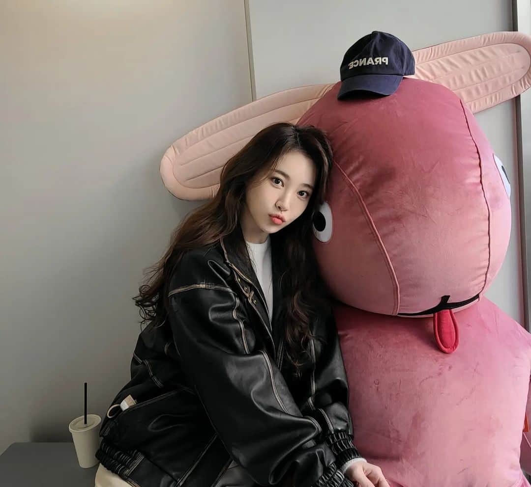 のインスタグラム：「프랑스새식구🐰🌸」