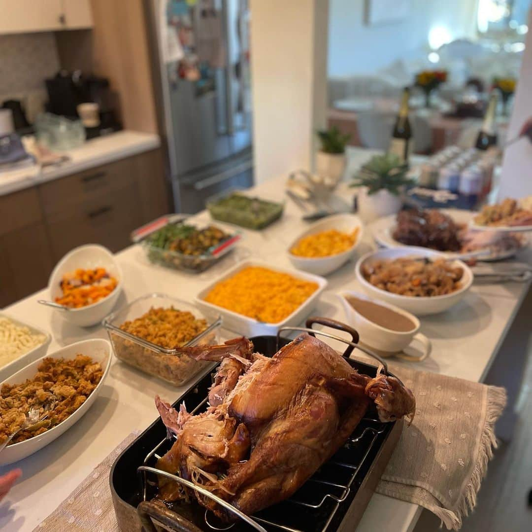 ブリタニー・ダニエルさんのインスタグラム写真 - (ブリタニー・ダニエルInstagram)「Happy Thanksgiving! I’m grateful for our loving family and friends! @adam.touni @littlelovebugcompany」11月25日 12時41分 - iambdaniel