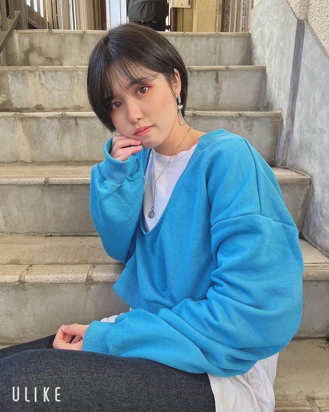 みやこLv.18のインスタグラム：「・SHEIN(@shein_japan)のブラックフライデー始まりましたね🥹❣️ スペシャルなファッションを特別価格でGETできるチャンス🥺‼️✨✨ ・ 私も全身コーデしてみたよ☺️‼️✨ 今日は天気がいいから、鮮やかな水色が映えて最高😍 商品番号載せておきますね❣️ tops【11364215】 bottoms【6466257】 sneaker【10589040】 ・ クーポンコード【SGFmiya】 お買い上げ金額1～5,999円まではセール価格より15%OFF、6,000円以上は20%OFF ・ 新しいお気に入りのピアスも見てほしい❣️😍 次回の投稿で詳しく載せます✨ ・ #shein #sheinforall #sheinpartner  #ad #sheinblackfriday  ・ #momlife #子供のいる暮らし  #YouTuber #pr #インフルエンサー　#ママモデル　#ベビーモデル　#男の子ママ　 #育児日記　#成長記録　#ママさんと繋がりたい」