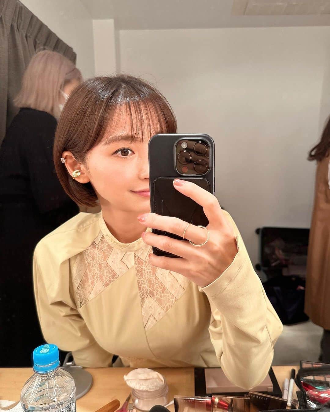 篠田麻里子のインスタグラム：「@_irene__official_   イエローワンピース可愛い💕  #撮影」