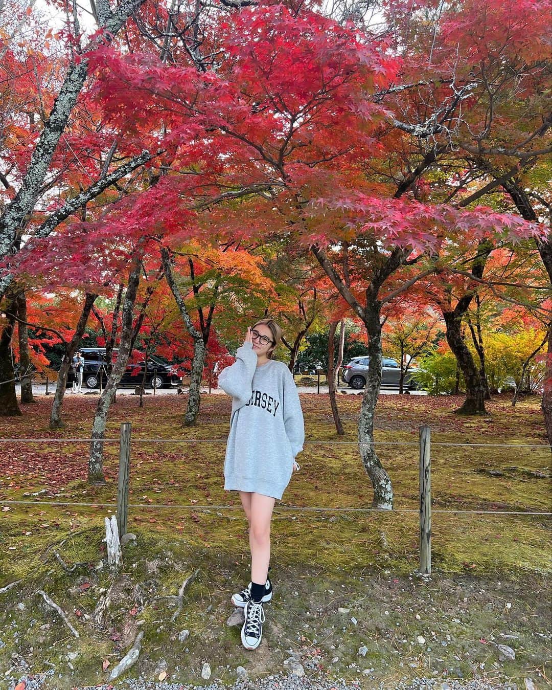 浪花ほのかのインスタグラム：「京都旅行の2日目 完全にスッピンすぎて 全力で楽しんでた🥱笑 紅葉今年2回目🍂🤲🏼🤎」