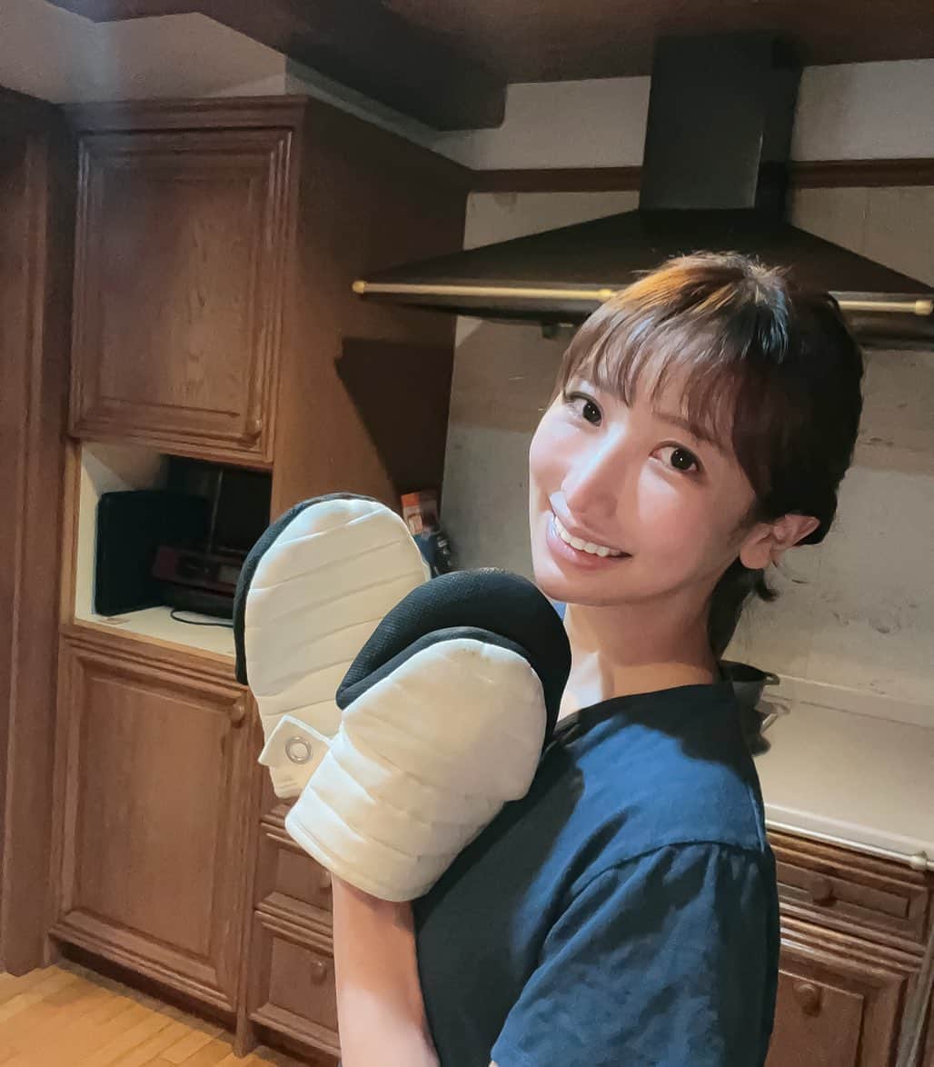 ゴルファーなつのインスタグラム：「👩‍🍳🍽👩‍🍳🍳 #GOHAN   . . #ゴルフ練習 #100切り #ゴルフ初心者 #ゴルフ好きな人と繋がりたい #ゴルフ女子 #ゴルフ大好き #ゴルフ#ゴルフ動画 #スイング動画 #ゴルフ練習方法 #ラウンド　#ゴルフ場　#ゴルフ男子  #ゴルフコーデ　　 #sports #golf  #トレーニング女子　#美脚　#トレーニング　#ダイエット #workout　#パーソナルトレーニング　#golflife #golfaddict #japanesegirl」