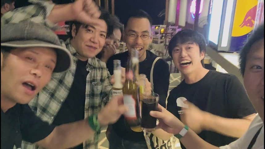 モロケンさんのインスタグラム写真 - (モロケンInstagram)「インドのゴアで開かれたロイヤルエンフィールドのRider Mania2022 遊んだだけじゃなくてしっかり仕事してきました！！  1枚目 ロイヤルエンフィールドCEO B・ゴヴィンダラヤン氏と  2枚目 チームジャパン ロイヤルエンフィールド輸入元 PCIさん、ロイヤルエンフィールド正規ディーラー東京westさん、同じくバイクショップchopsさん Mr.Bikeバイクマガジン記者のKonoさんらと  3枚目　タイのアウトドア系youtuber @gowentgonetrip さんと  4枚目　チームタイのみんなと  5枚目　チームコリアのYouTuberさんと  #ロイヤルエンフィールド #royalenfield #ridermania #ridermania2022」11月25日 19時50分 - morokengo